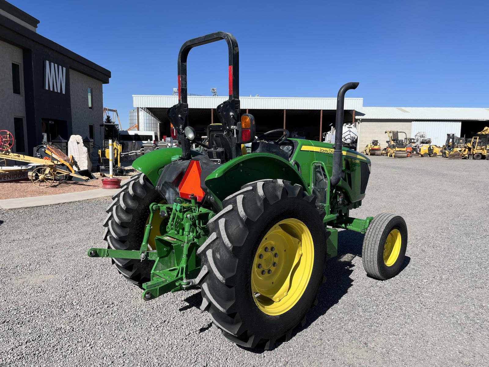 ./imagenes/INVOICE/2019/18009/JOHN DEERE 5050E (5).JPG